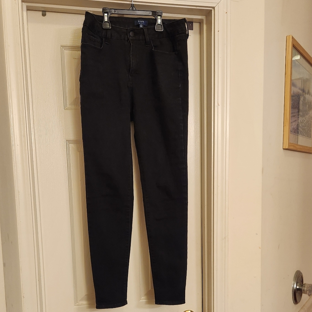 Ladies black high Rise skinny ankle jeans